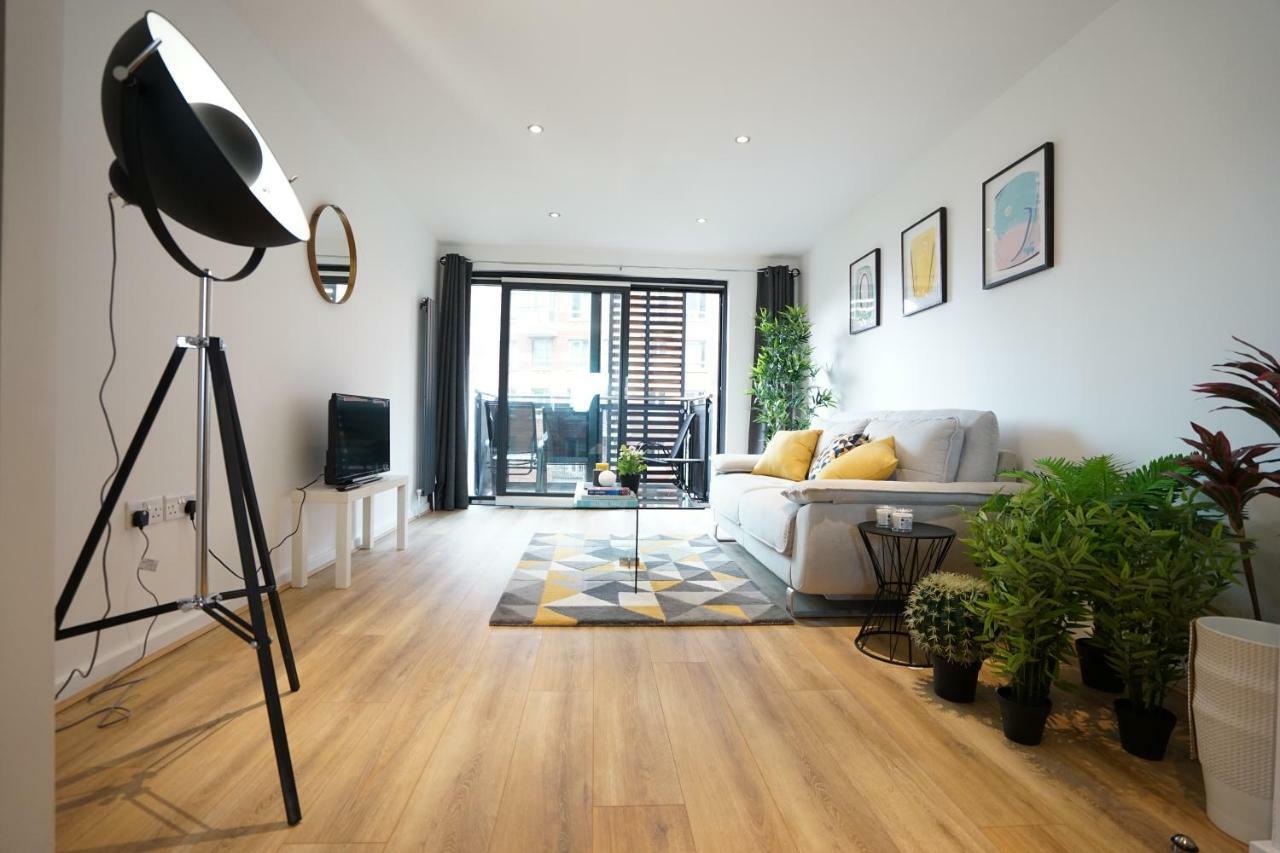 Perfectly Located Stunning Apartment Лондон Экстерьер фото